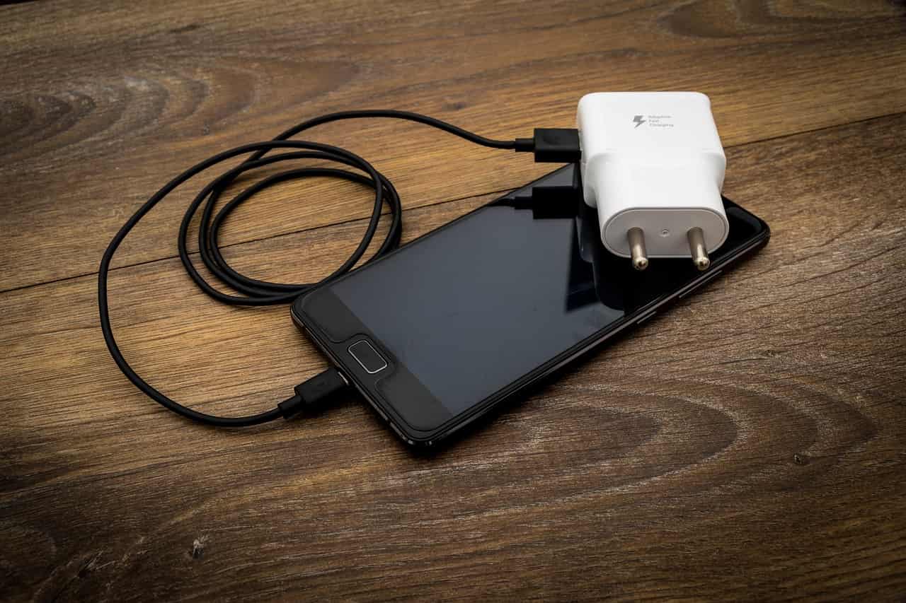 chargeur smartphone